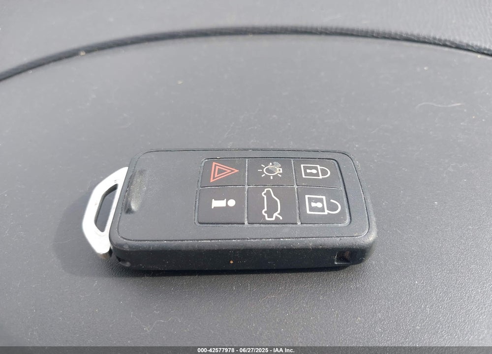 2014 VOLVO XC60 VIN: YV4952DLXE2519462