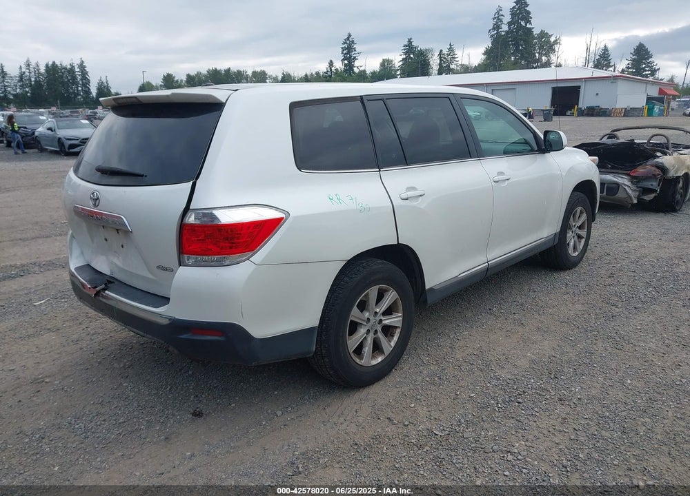 2011 TOYOTA HIGHLANDER VIN: 5TDBK3EH9BS072771