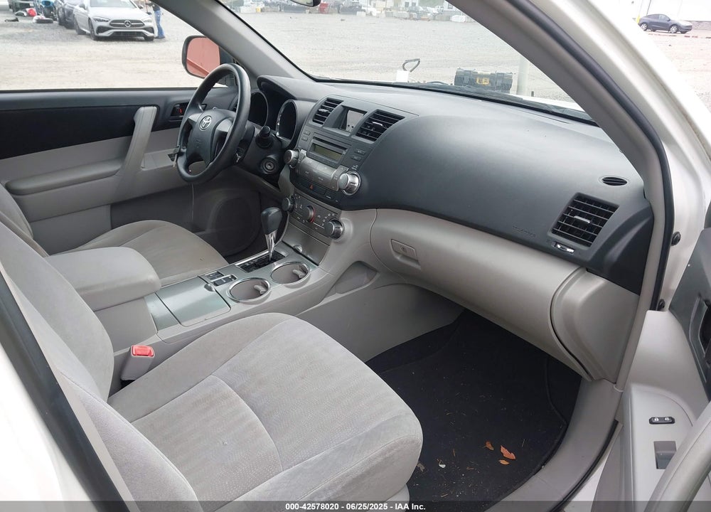 2011 TOYOTA HIGHLANDER VIN: 5TDBK3EH9BS072771