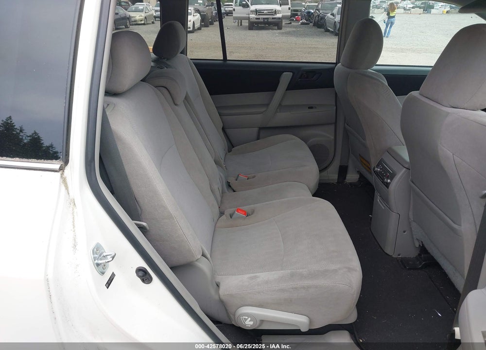 2011 TOYOTA HIGHLANDER VIN: 5TDBK3EH9BS072771