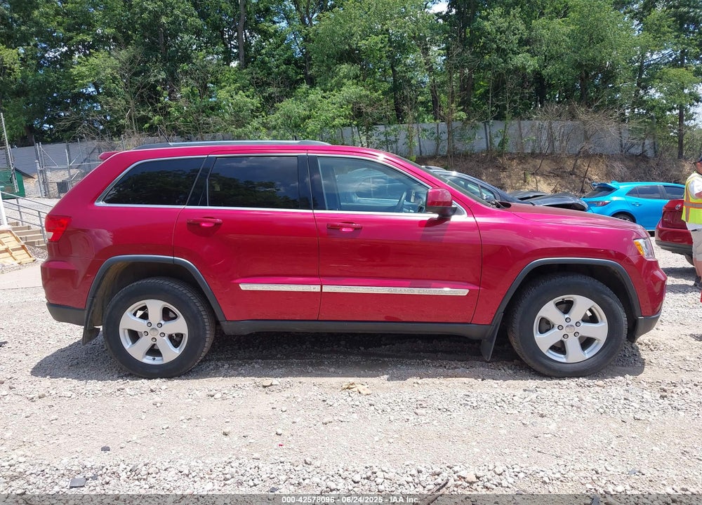 2013 JEEP GRAND CHEROKEE VIN: 1C4RJFAT3DC571194