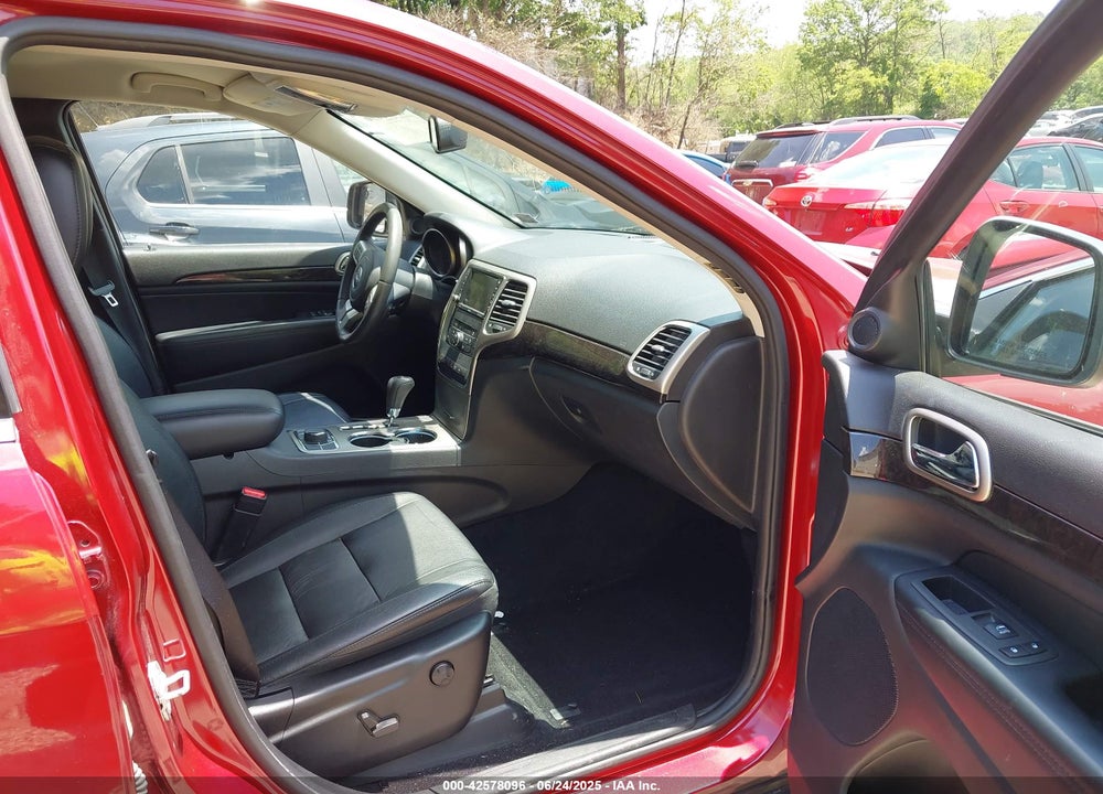 2013 JEEP GRAND CHEROKEE VIN: 1C4RJFAT3DC571194