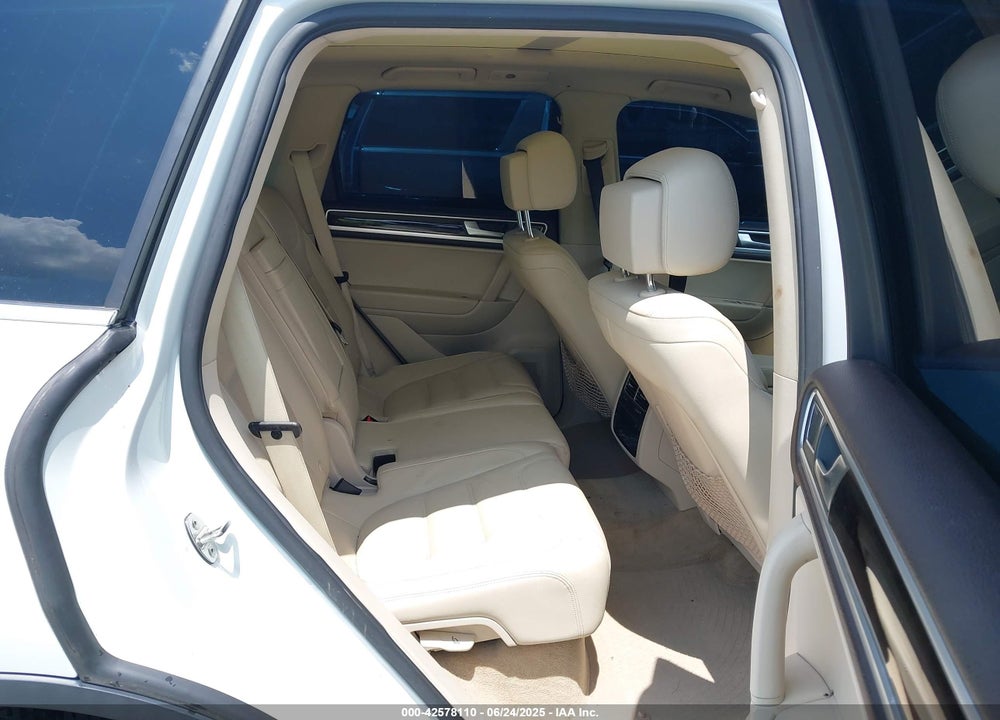 2013 VOLKSWAGEN TOUAREG VIN: WVGEP9BP6DD004595