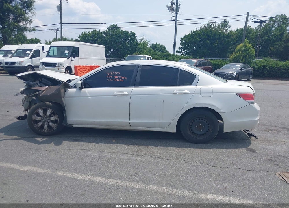 2008 HONDA ACCORD VIN: 1HGCP26868A112830