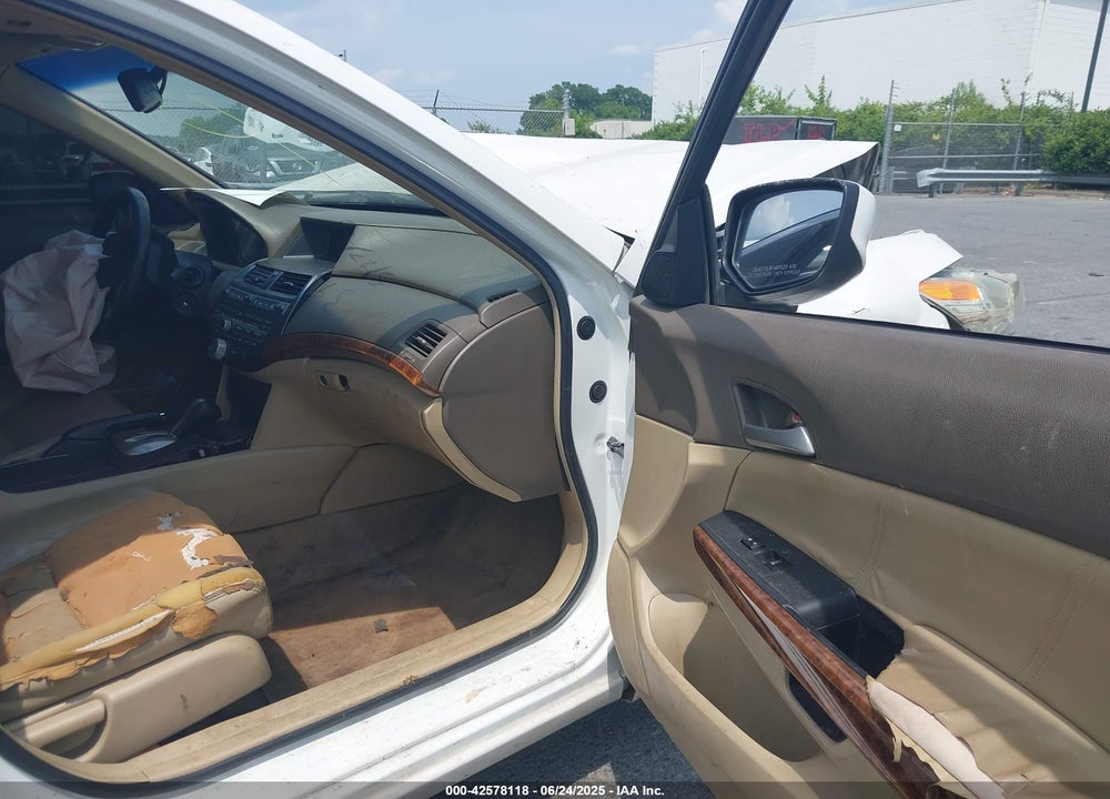 2008 HONDA ACCORD VIN: 1HGCP26868A112830