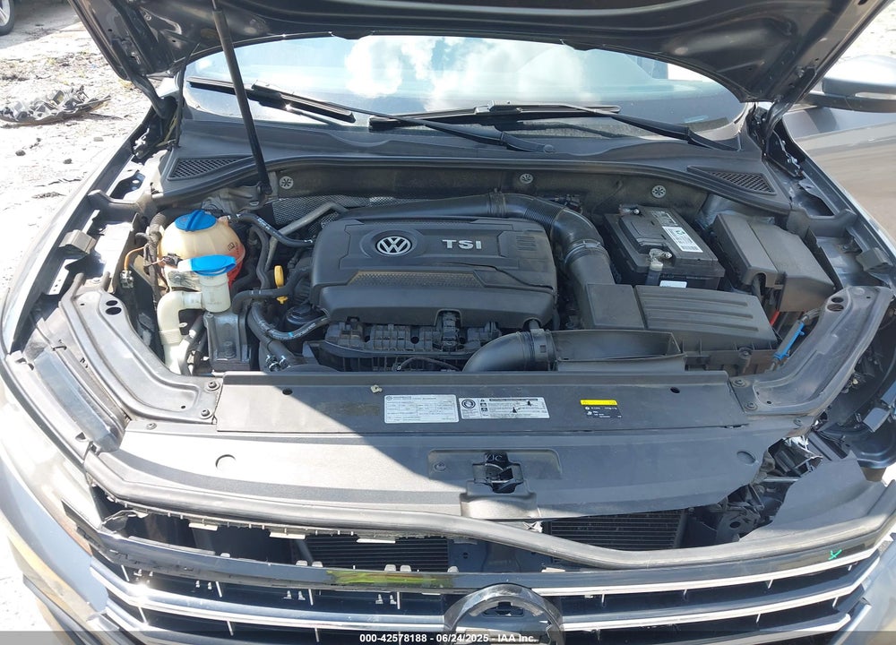 2016 VOLKSWAGEN PASSAT VIN: 1VWAS7A3XGC008984
