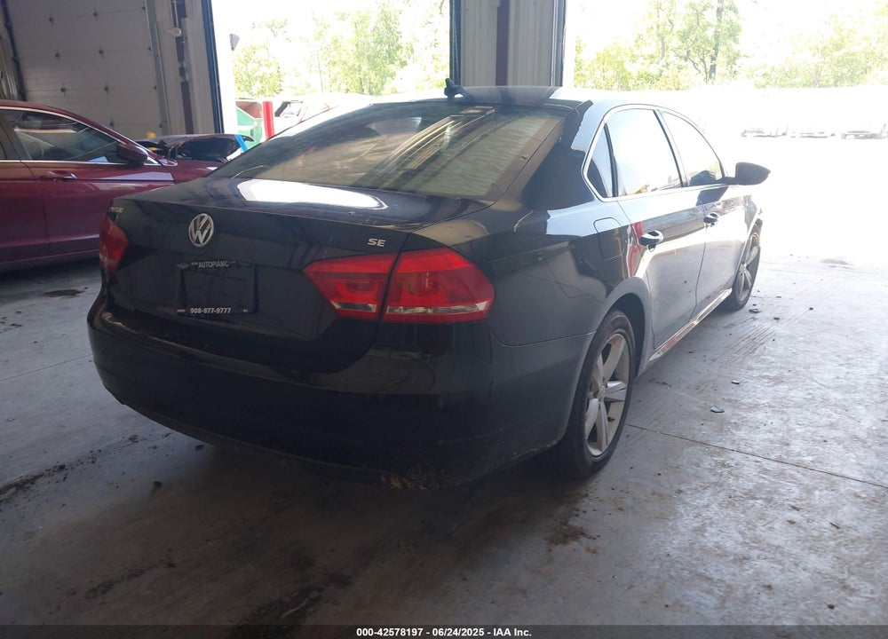 2012 VOLKSWAGEN PASSAT VIN: 1VWBP7A31CC049830