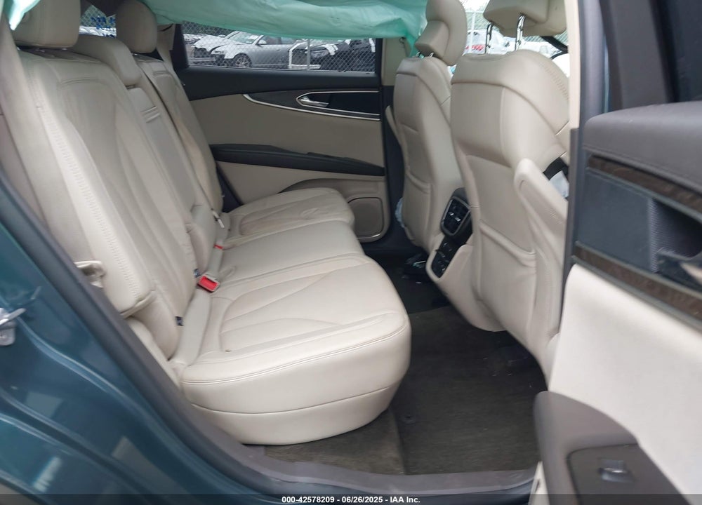 2016 LINCOLN MKX VIN: 2LMTJ8LR3GBL56468