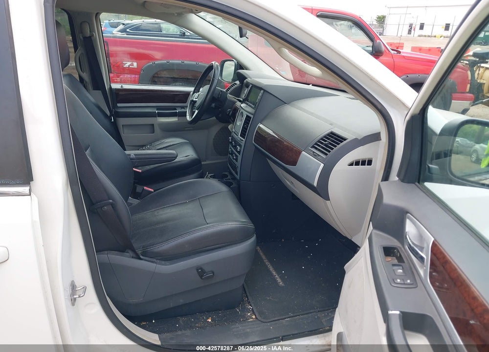 2010 CHRYSLER TOWN & COUNTRY TOURING PLUS VIN: 2A4RR8DX5AR496188
