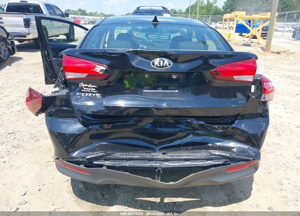2017 KIA FORTE VIN: 3KPFK4A76HE020053