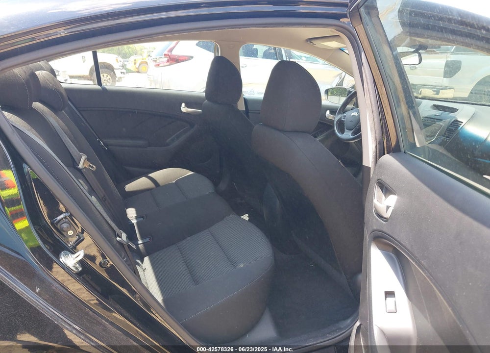 2017 KIA FORTE VIN: 3KPFK4A76HE020053