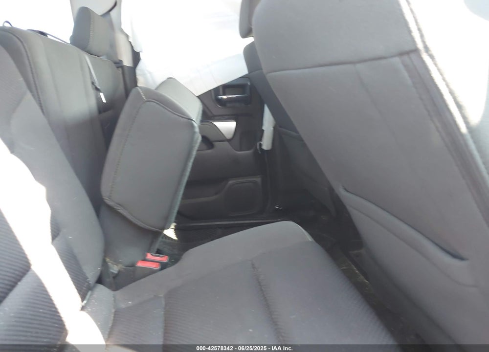 2018 CHEVROLET SILVERADO 1500 VIN: 1GCRCREC5JZ178103