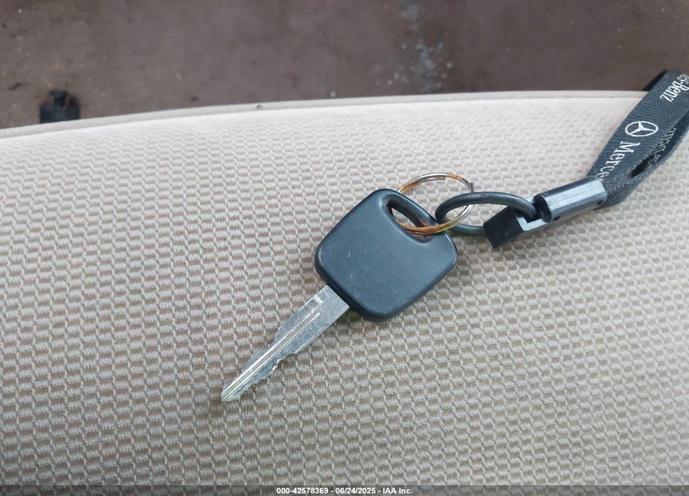 1998 MERCURY GRAND MARQUIS VIN: 2MEFM75W9WX601078