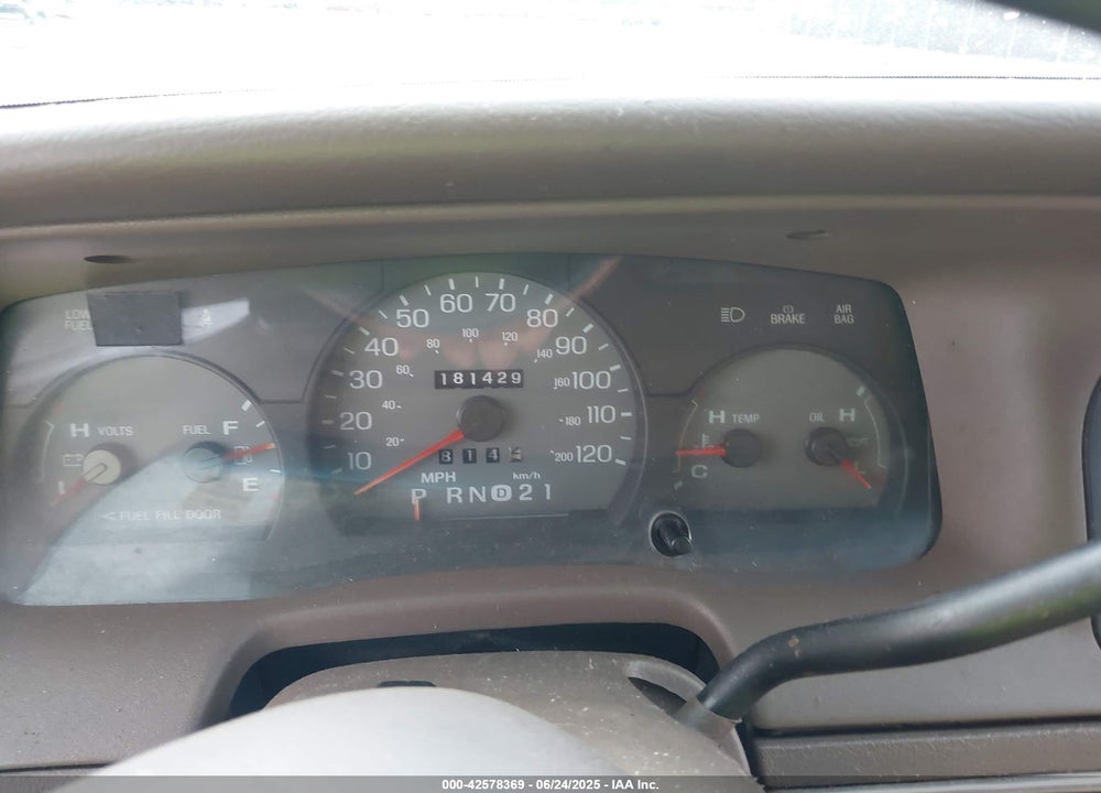 1998 MERCURY GRAND MARQUIS VIN: 2MEFM75W9WX601078