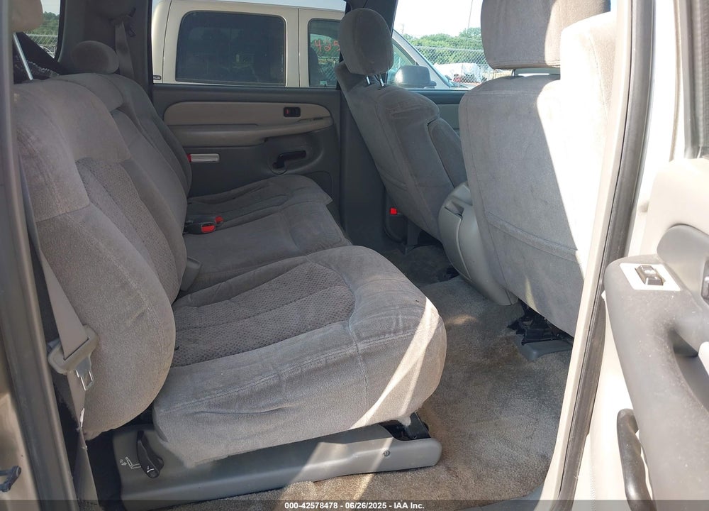 2001 CHEVROLET SUBURBAN 1500 LS VIN: 1GNEC16T31J212804