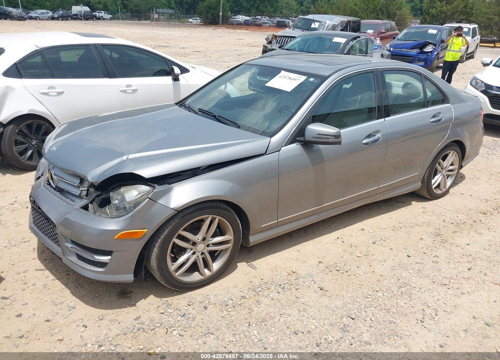2013 MERCEDES-BENZ C 250 LUXURY/SPORT VIN: WDDGF4HB5DR294660