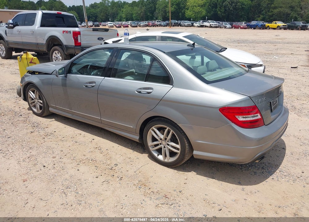 2013 MERCEDES-BENZ C 250 LUXURY/SPORT VIN: WDDGF4HB5DR294660