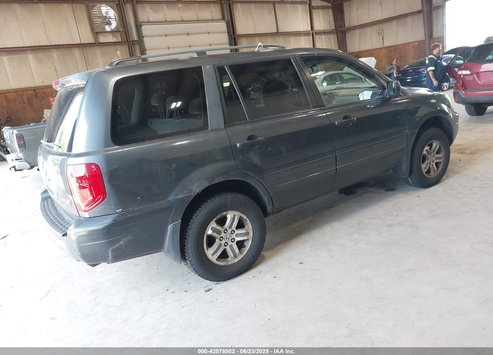 2005 HONDA PILOT EX VIN: 2HKYF18465H542762