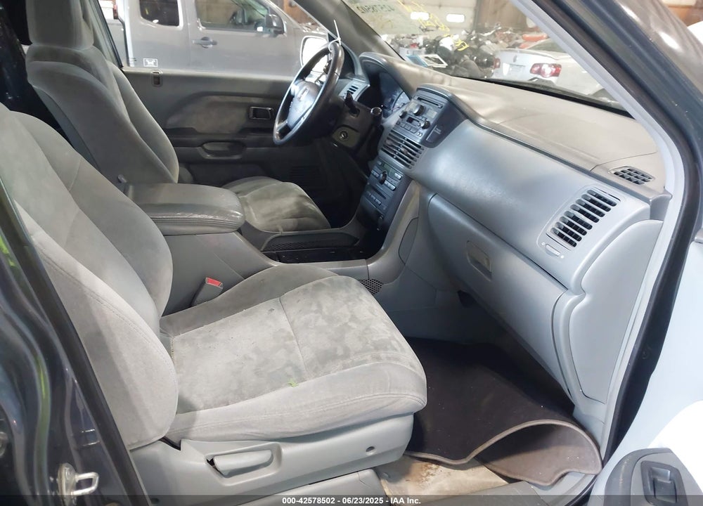 2005 HONDA PILOT EX VIN: 2HKYF18465H542762