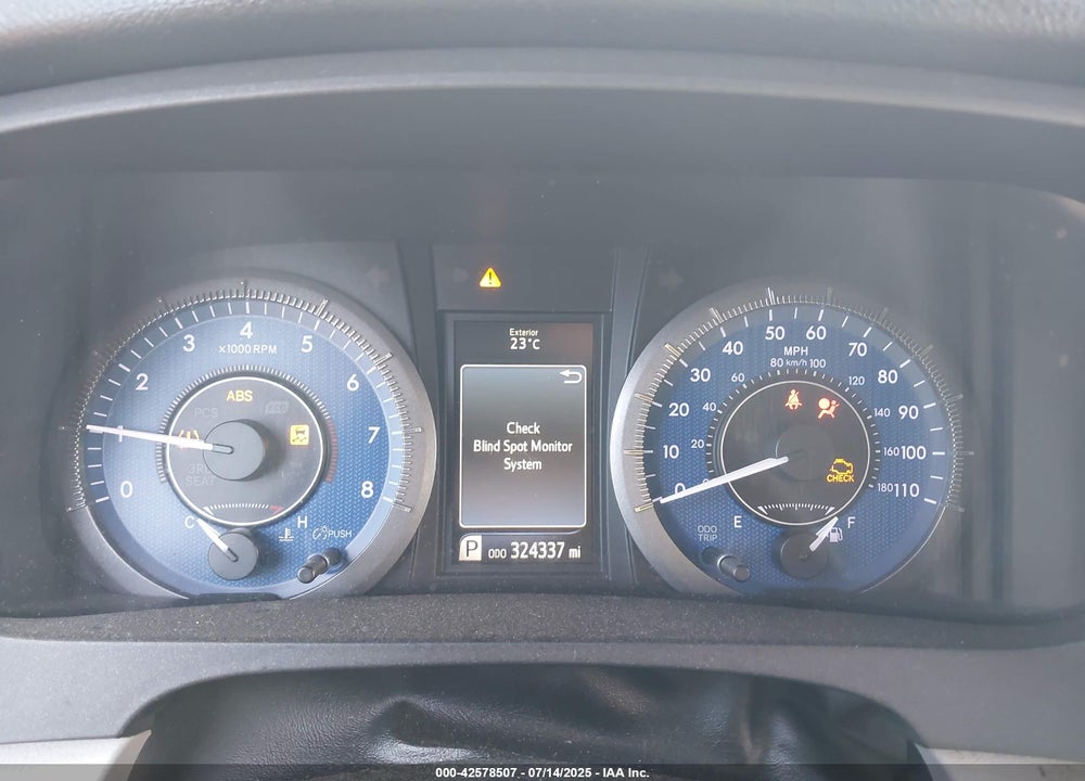 2015 TOYOTA SIENNA XLE 8 PASSENGER VIN: 5TDYK3DC1FS551028