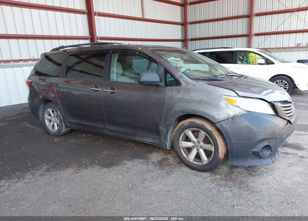 2015 TOYOTA SIENNA XLE 8 PASSENGER VIN: 5TDYK3DC1FS551028