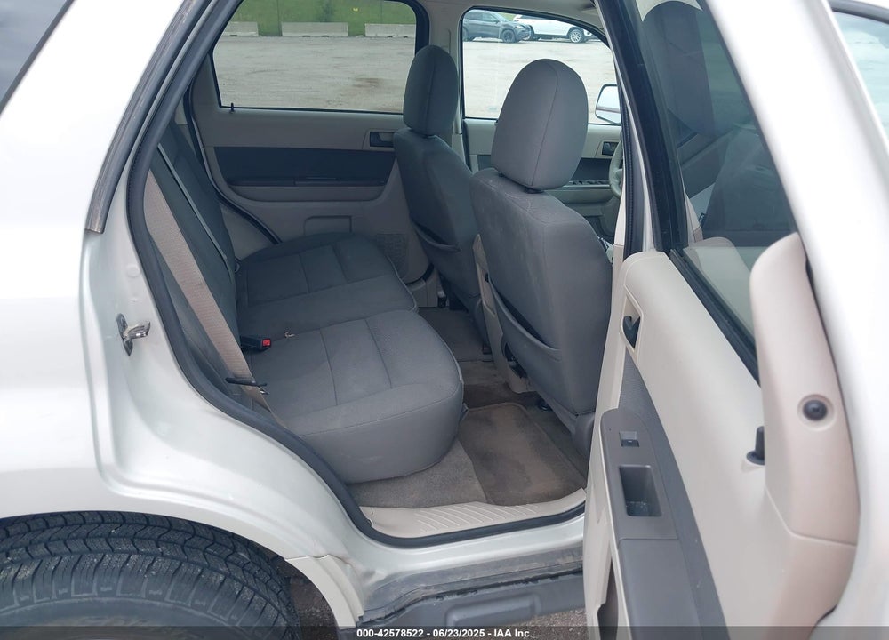 2009 FORD ESCAPE VIN: 1FMCU93719KA82512
