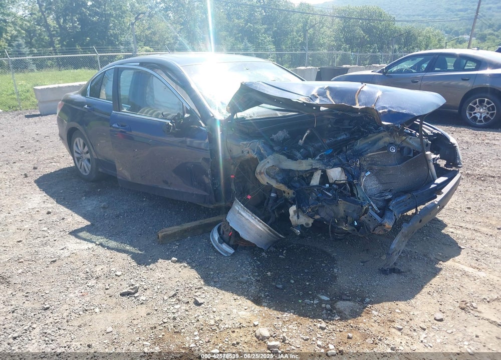 2011 HONDA ACCORD 2.4 EX-L VIN: 1HGCP2F81BA085673