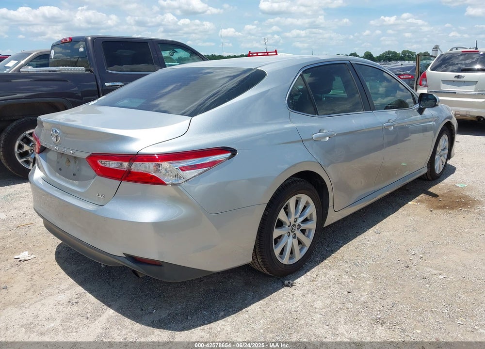 2018 TOYOTA CAMRY VIN: 4T1B11HK0JU620631