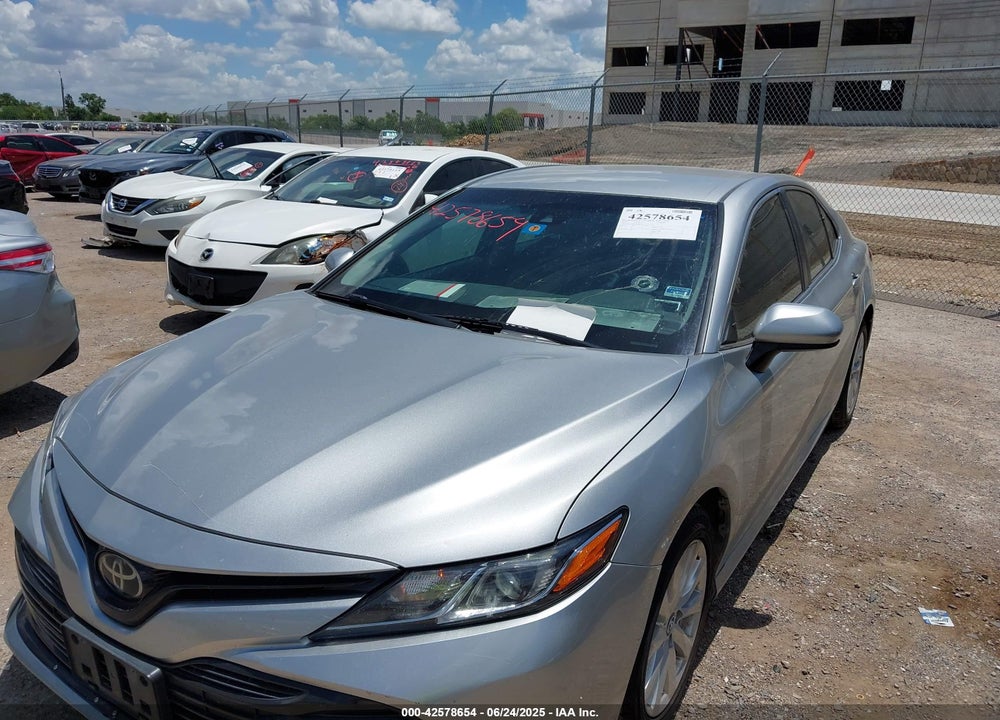 2018 TOYOTA CAMRY VIN: 4T1B11HK0JU620631