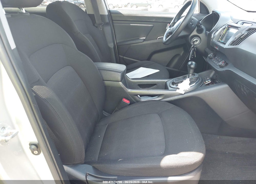 2011 KIA SPORTAGE LX VIN: KNDPBCA21B7026580