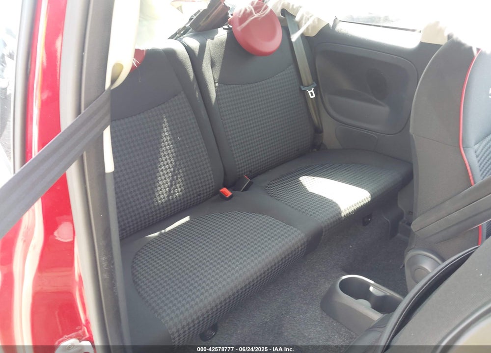 2019 FIAT 500 VIN: 3C3CFFKH2KT820396