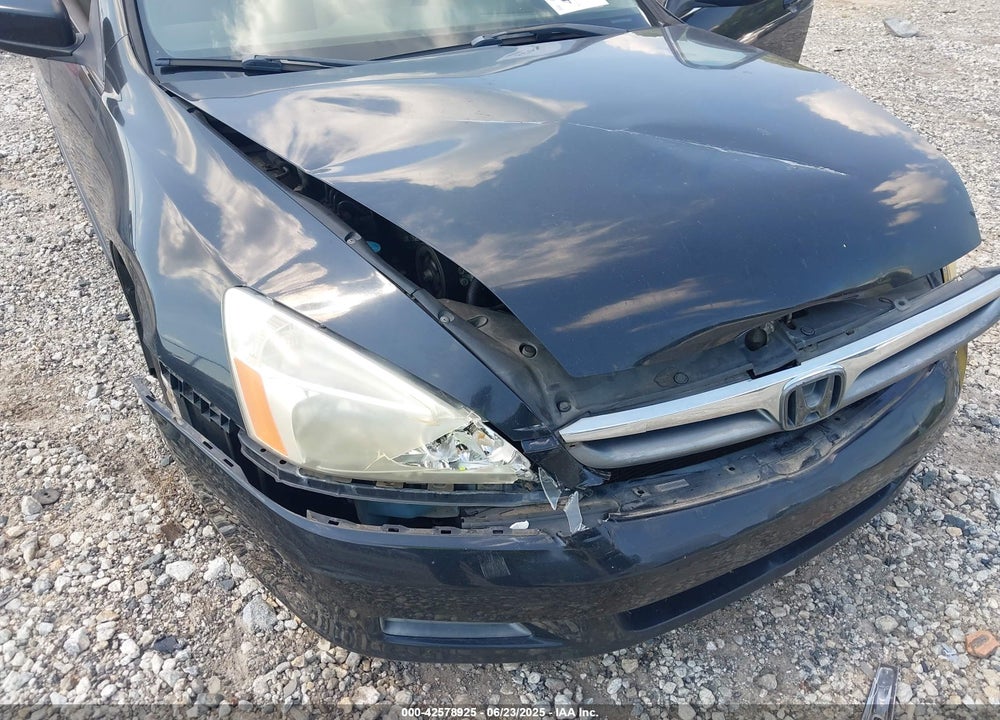 2007 HONDA ACCORD VIN: JHMCM56317C021253