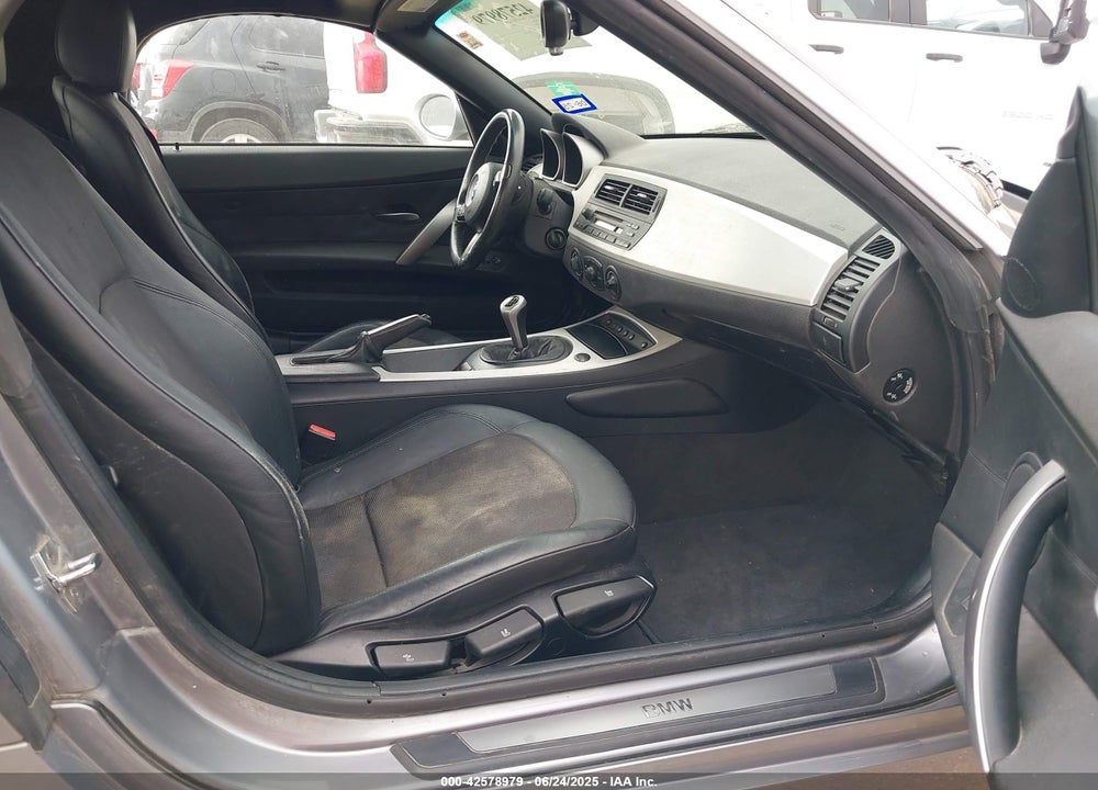 2006 BMW Z4 VIN: 4USBU33516LW59003