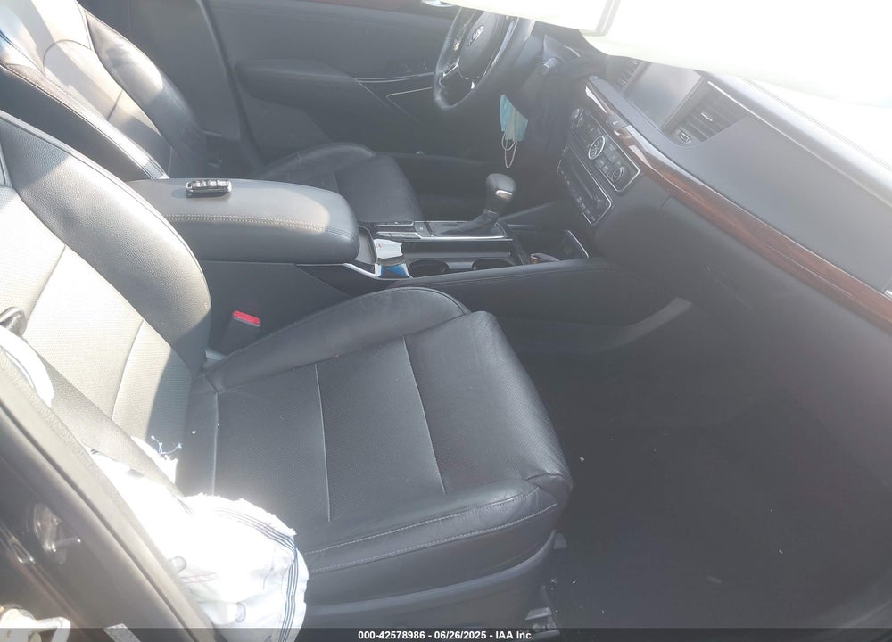 2017 KIA CADENZA PREMIUM VIN: KNALC4J15H5039519