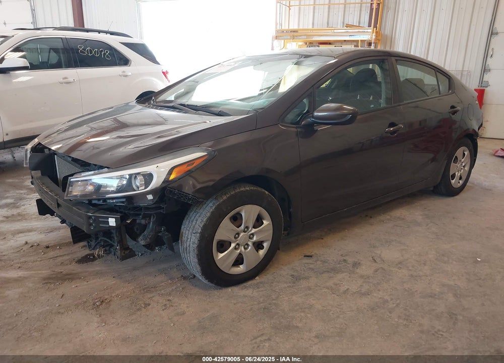 2018 KIA FORTE VIN: 3KPFK4A72JE192196