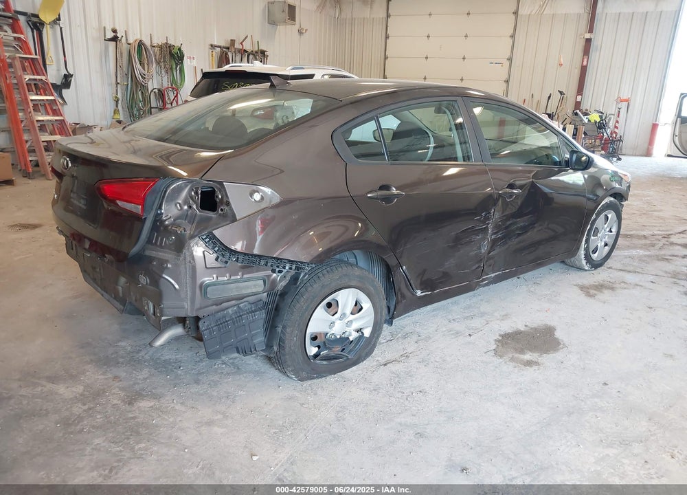 2018 KIA FORTE VIN: 3KPFK4A72JE192196