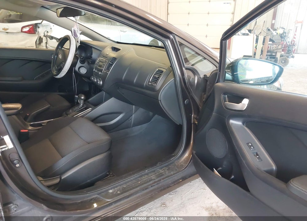 2018 KIA FORTE VIN: 3KPFK4A72JE192196
