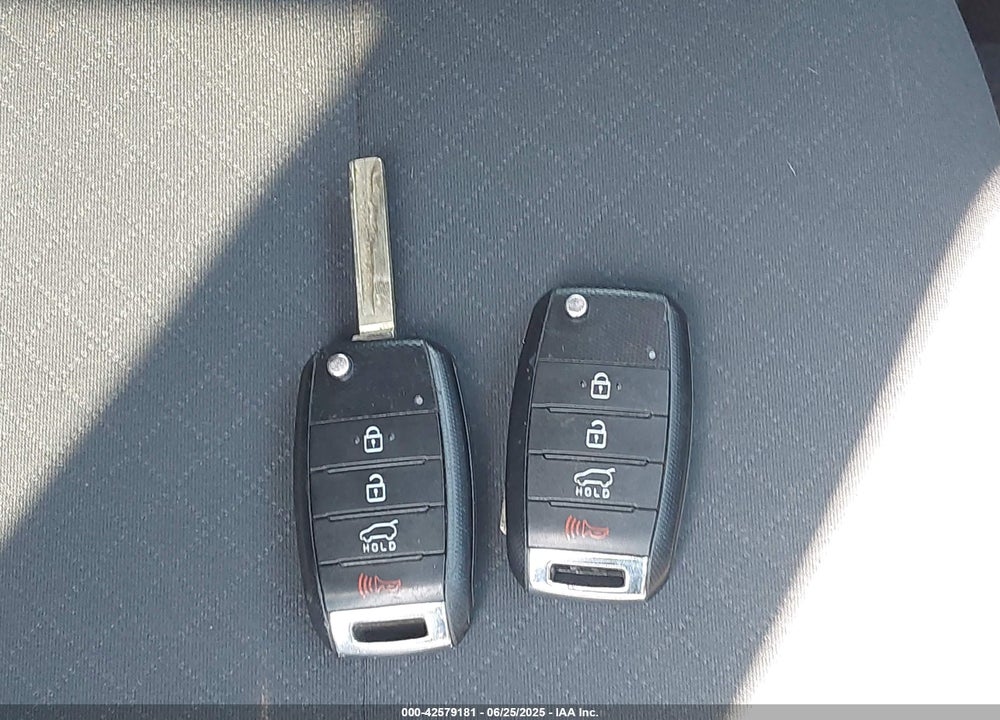 2019 KIA SORENTO VIN: 5XYPGDA31KG470531