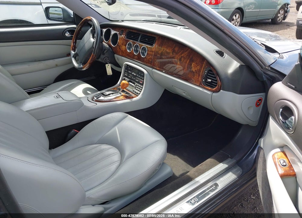 2005 JAGUAR XK8 VIN: SAJDA41C552A43201