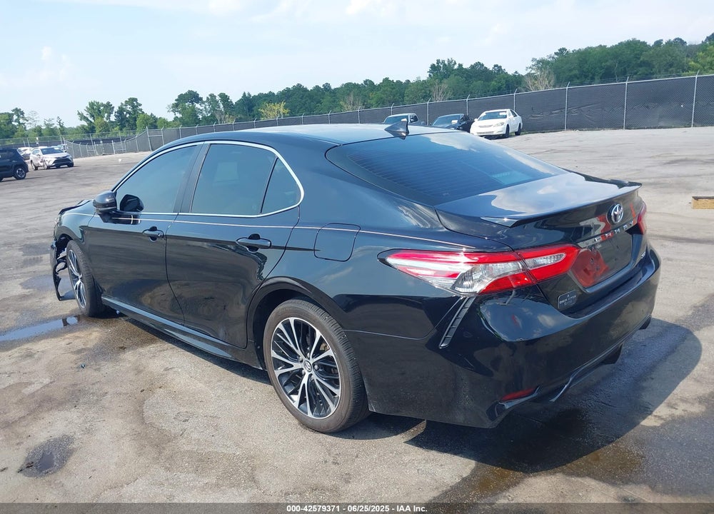 2019 TOYOTA CAMRY VIN: 4T1B11HK2KU268136