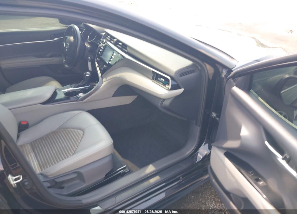 2019 TOYOTA CAMRY VIN: 4T1B11HK2KU268136