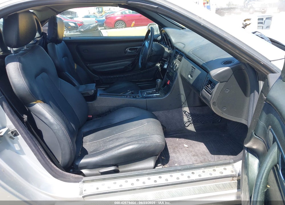 1999 MERCEDES-BENZ SLK 230 KOMPRESSOR VIN: WDBKK47F1XF089720