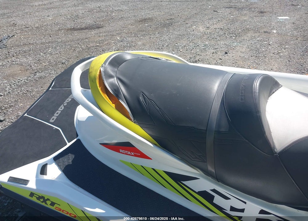 2017 SEA DOO RXT-300 VIN: 00000YDV12081C717