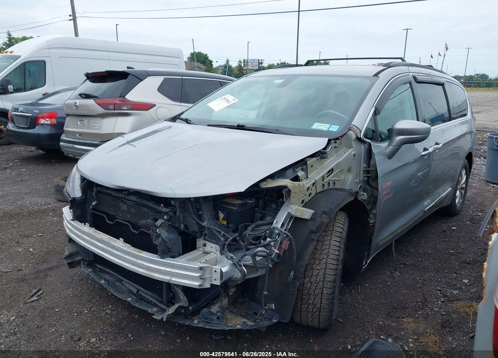 2017 CHRYSLER PACIFICA TOURING L VIN: 2C4RC1BG1HR613311