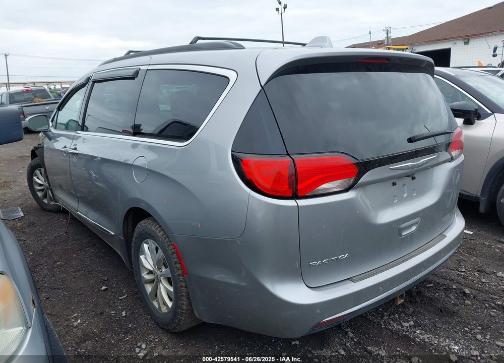 2017 CHRYSLER PACIFICA TOURING L VIN: 2C4RC1BG1HR613311
