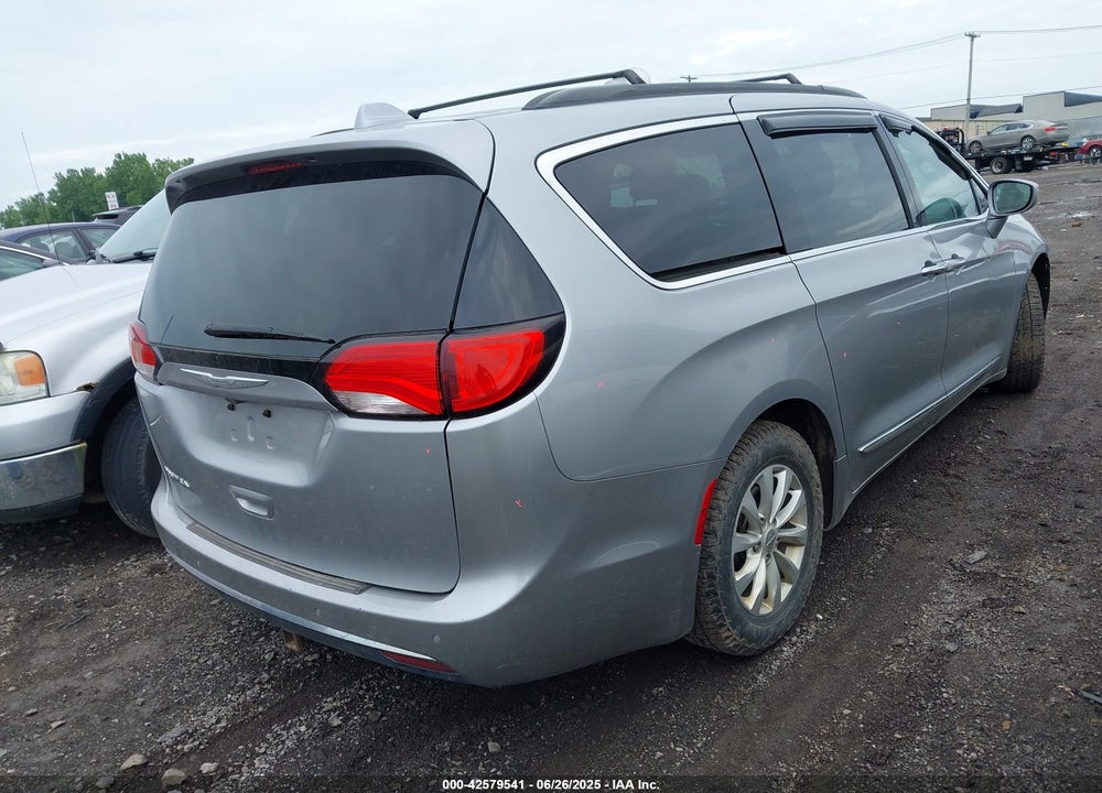 2017 CHRYSLER PACIFICA TOURING L VIN: 2C4RC1BG1HR613311