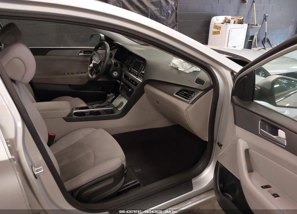 2015 HYUNDAI SONATA VIN: 5NPE24AF2FH178885