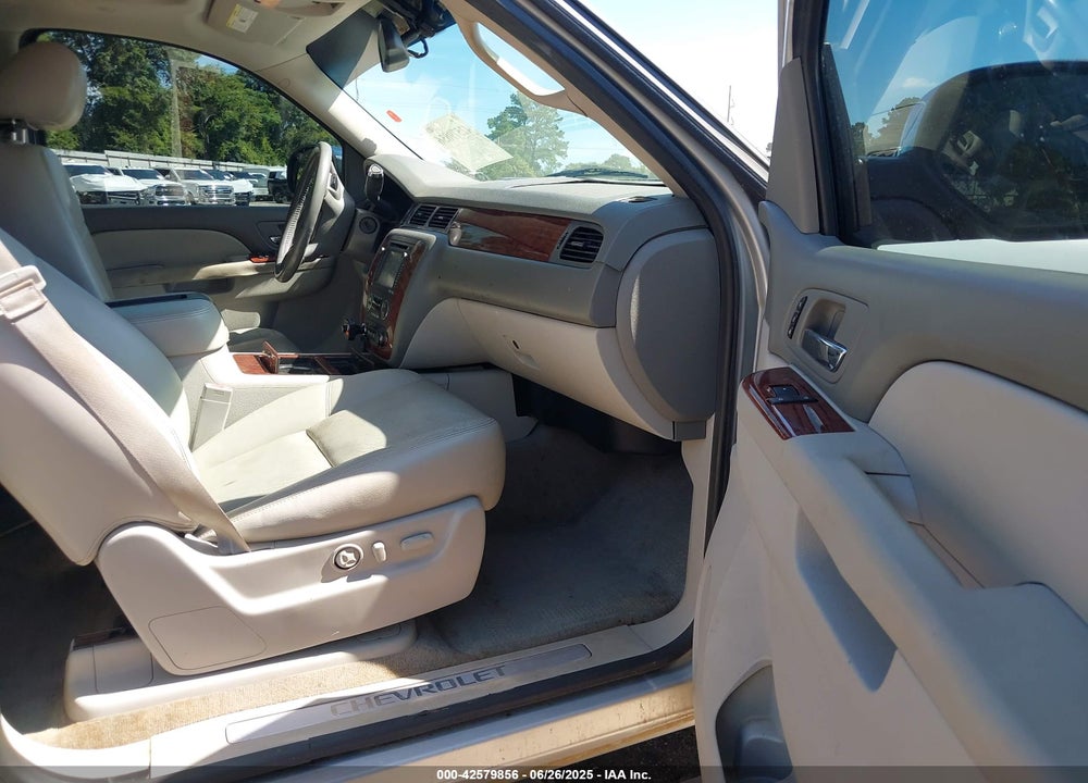 2013 CHEVROLET SUBURBAN 1500 LTZ VIN: 1GNSCKE07DR108483