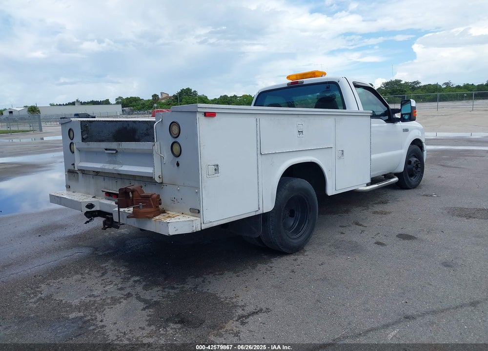 2006 FORD F-350 CHASSIS XL/XLT VIN: 1FDWF365X6ED01654