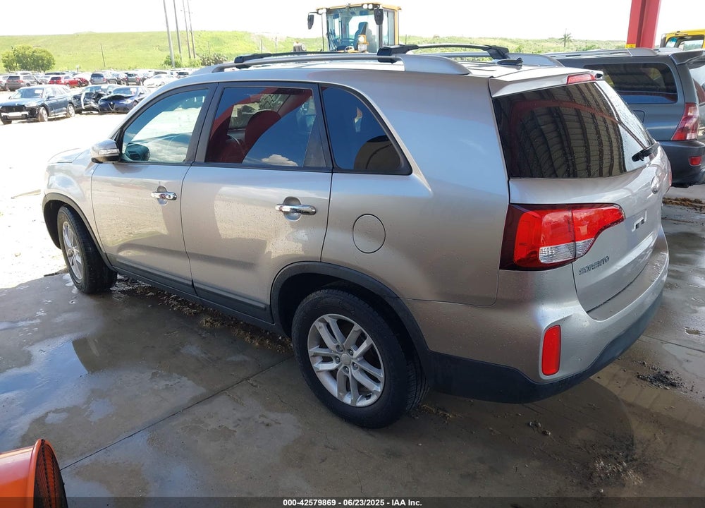 2014 KIA SORENTO LX VIN: 5XYKT4A65EG464543